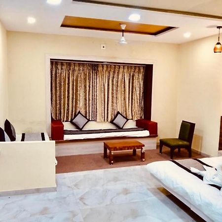 Royal Club & Resort Ahmedabad Exterior photo